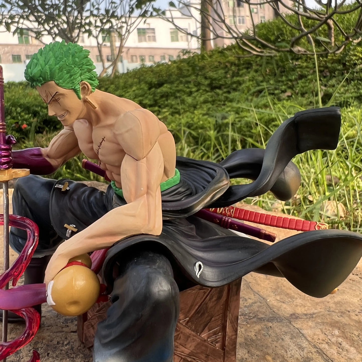 Figurine One Piece Zoro Assis